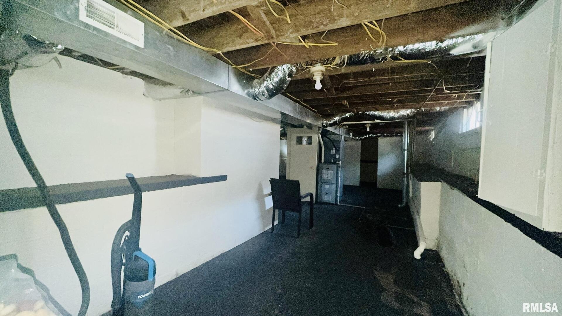 720 East Taylor Street Benton, IL 62812 - Photo 19 of 19 a view of water heater room