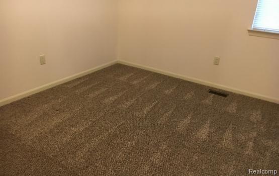 2700 Fox Woods Lane Rochester Hills, MI 48307 - Photo 27 of 39