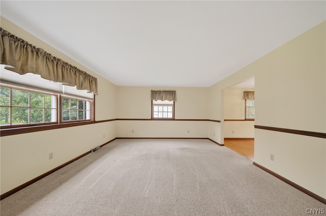 400 East Avenue Manlius, NY 13116 - Photo 7 of 50