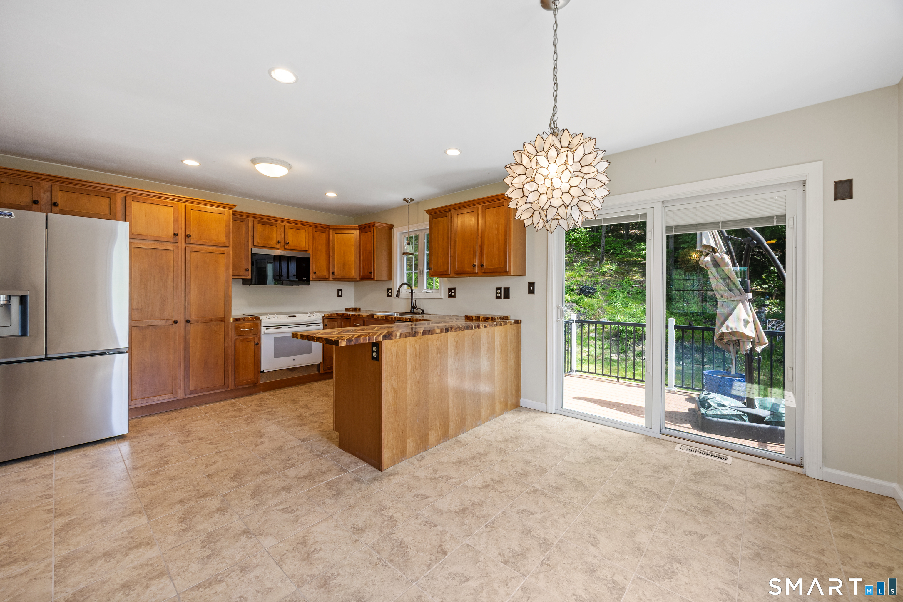 30 Tower Road Bristol, CT 06010 - Photo 3 of 32