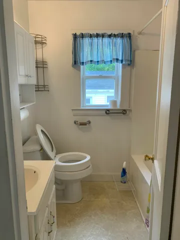 $260,000 | 577 Maine Avenue, Farmingdale, ME 04344