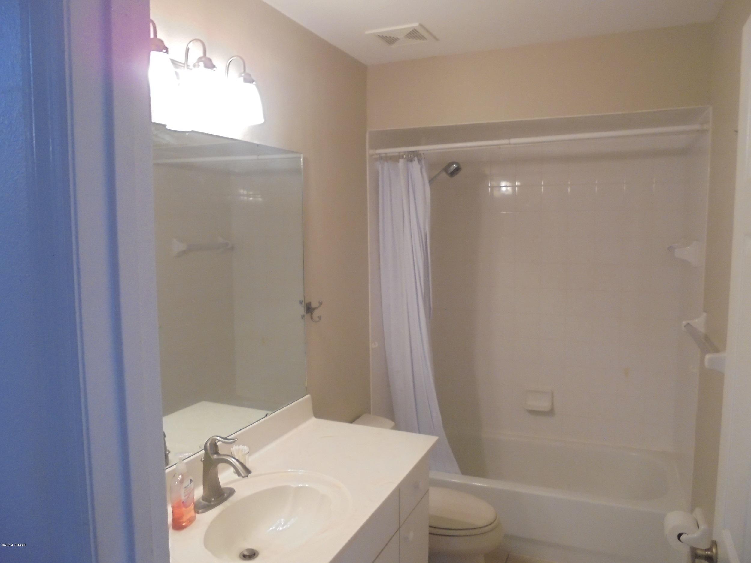601 Newton Road Port Orange, FL 32127 - Photo 24 of 43 BATHROOM