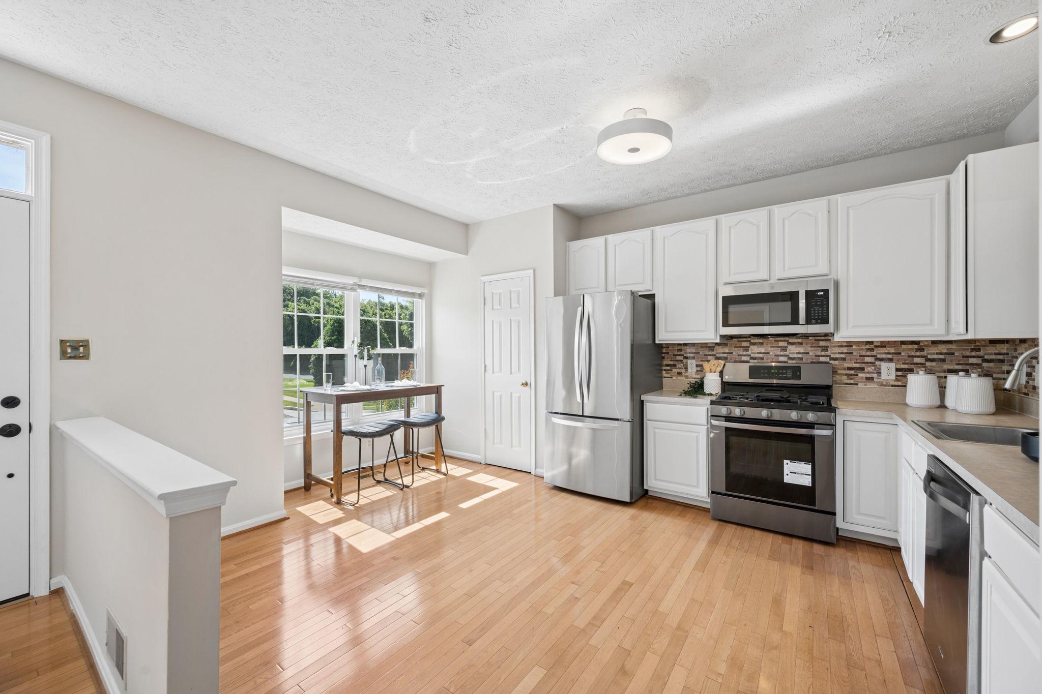 11952 White Heather Road Cockeysville, MD 21030 - Photo 7 of 36 Eat-in kitchen