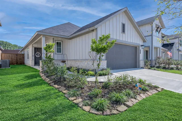$285,000 | 2818 Bluebonnet Ridge Drive, Conroe, TX 77304
