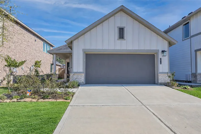 $285,000 | 2818 Bluebonnet Ridge Drive, Conroe, TX 77304