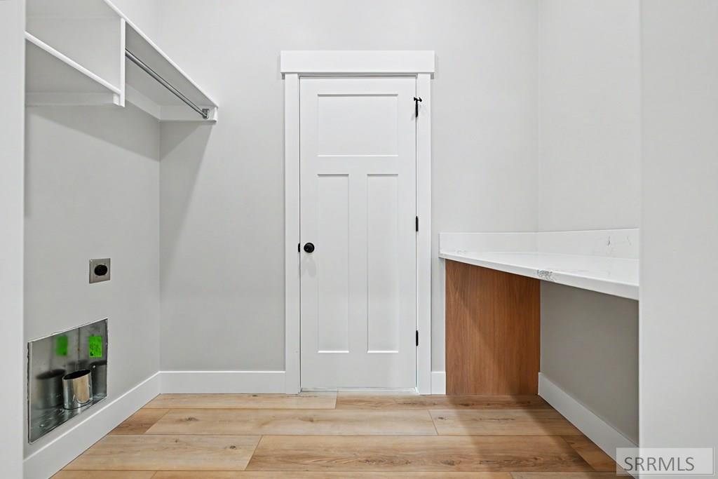 456 Spruce Way Rigby, ID 83442 - Photo 18 of 24 Pass-Through from Laundry Primary Walk-In Closet