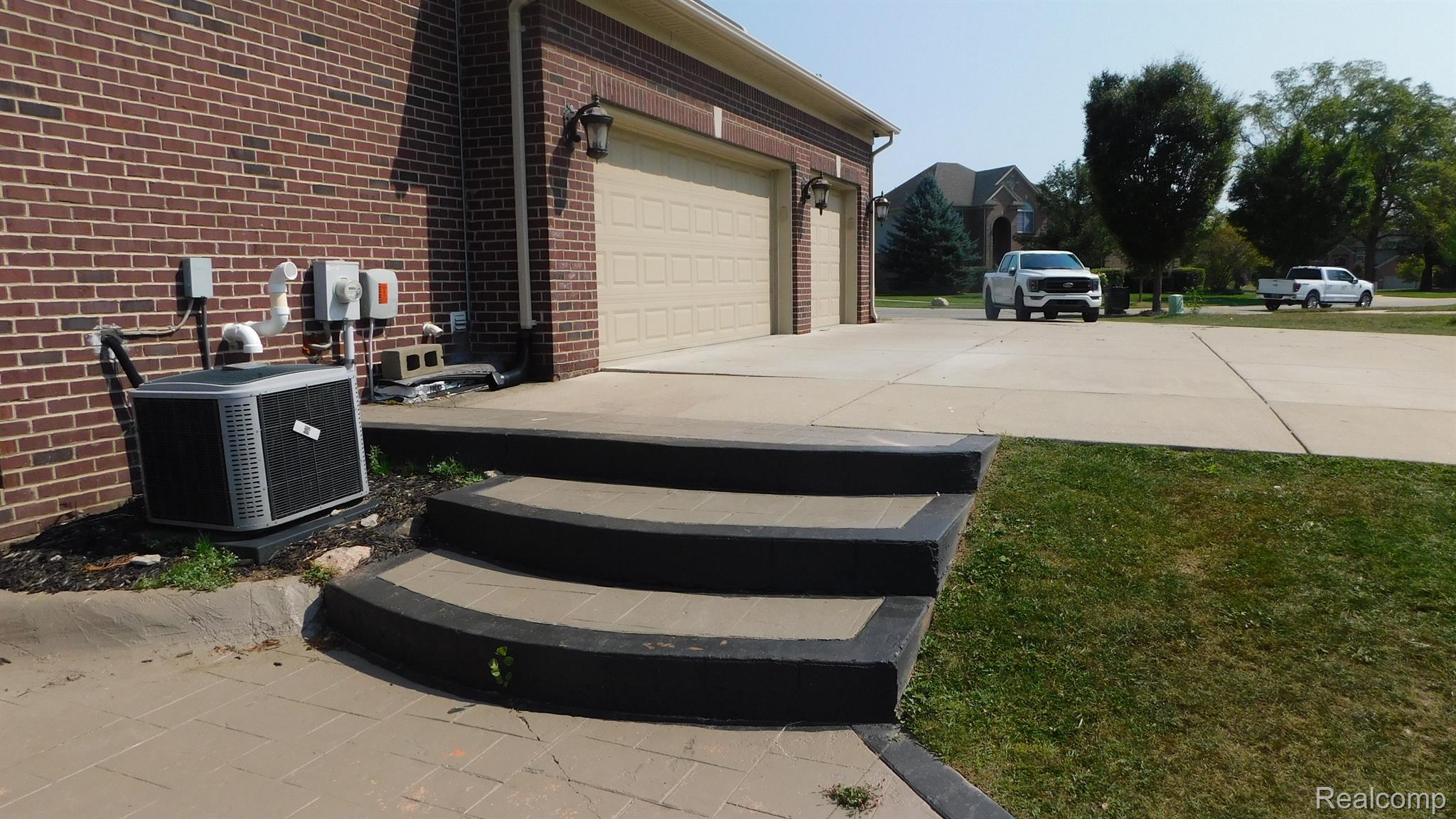 966 Monterey Ln. Rochester, MI 48307 - Photo 11 of 79 Gallery Image 11