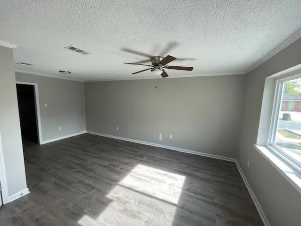 $1,000 | 1547 La Annie Drive, Baton Rouge, LA 70815
