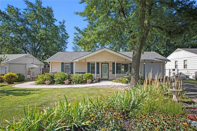 $275,000 | 8403 East 110 Terrace, Kansas City, MO 64134