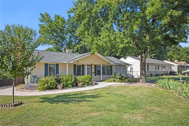 $275,000 | 8403 East 110 Terrace, Kansas City, MO 64134