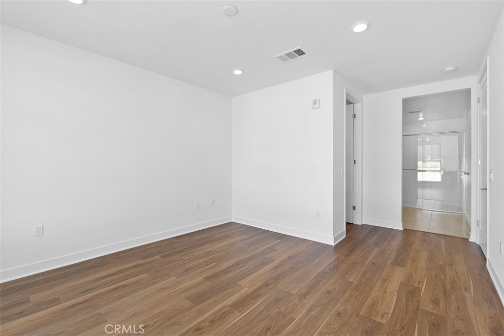1407 Rivington Irvine, CA 92612 - Photo 20 of 34 Secondary Bedroom Suite