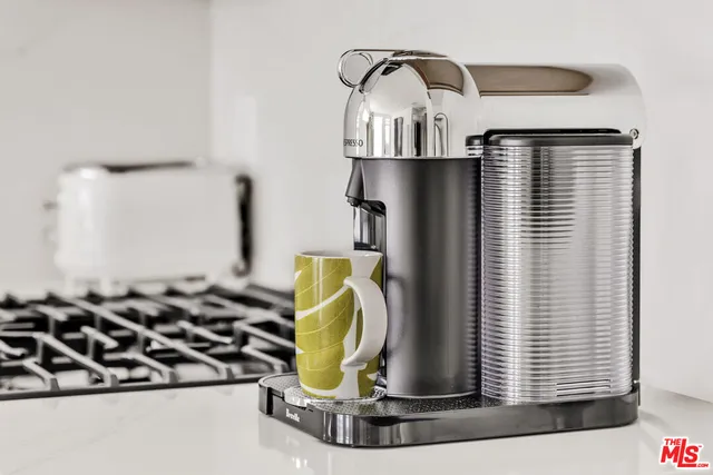 $2,900 | 7076 Park Manor Avenue, North Hollywood, CA 91605