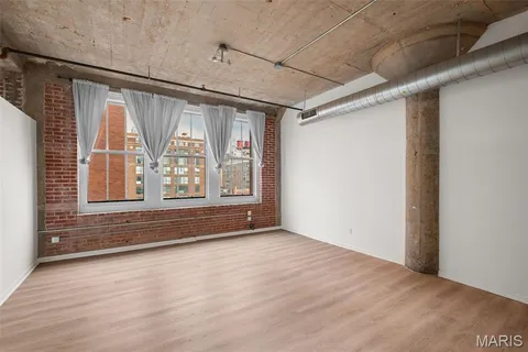 $140,000 | 1511 Locust Street, Unit 604, St. Louis, MO 63103