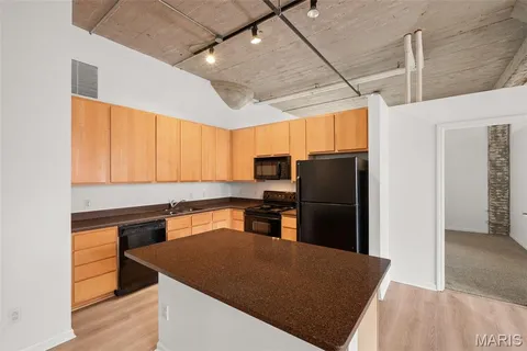 $140,000 | 1511 Locust Street, Unit 604, St. Louis, MO 63103
