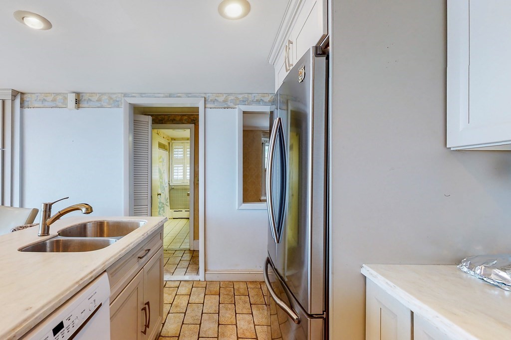 41 Court Road Winthrop, MA 02152 - Photo 11 of 40 Gallery Image 11