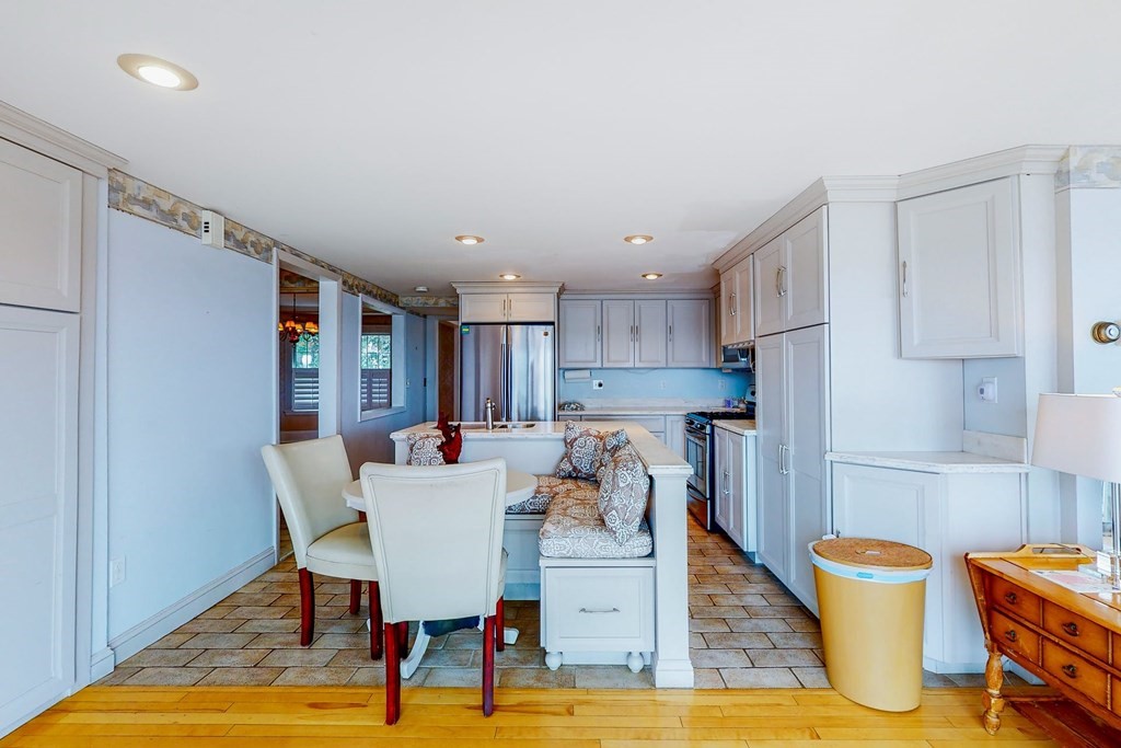 41 Court Road Winthrop, MA 02152 - Photo 8 of 40 Gallery Image 8