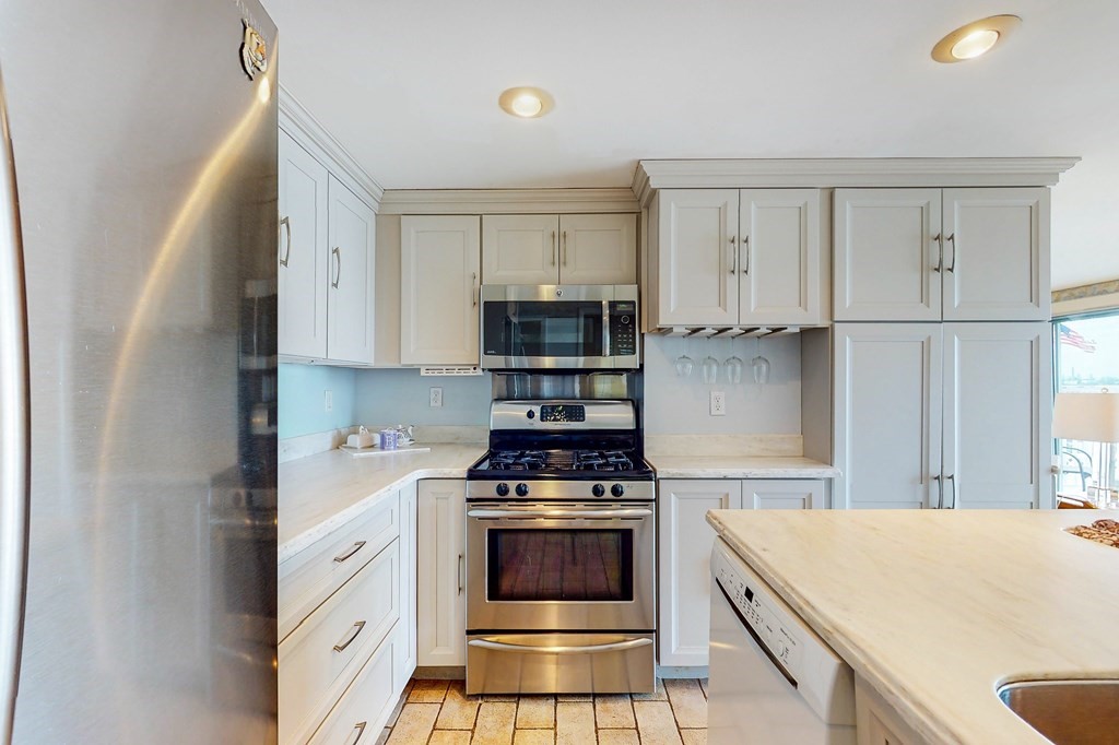 41 Court Road Winthrop, MA 02152 - Photo 10 of 40 Gallery Image 10