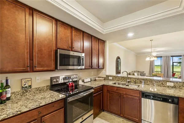 $349,900 | 5558 Palmer Circle, Unit 105, Bradenton, FL 34211