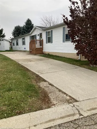 $89,999 | 9740 Russell Street, Northville, MI 48167