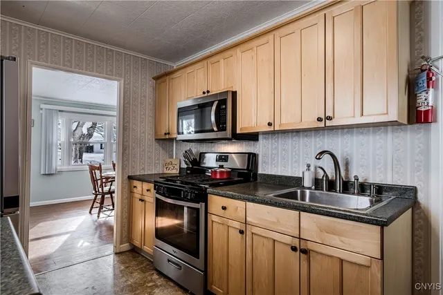 $199,900 | 20 Balsam Crescent, New Hartford, NY 13413