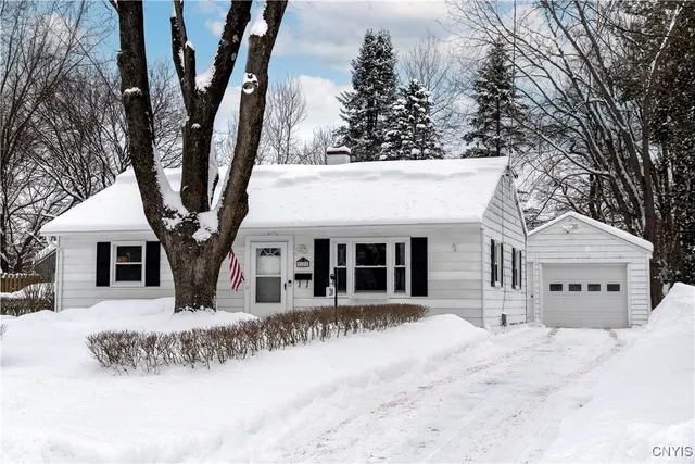 $199,900 | 20 Balsam Crescent, New Hartford, NY 13413