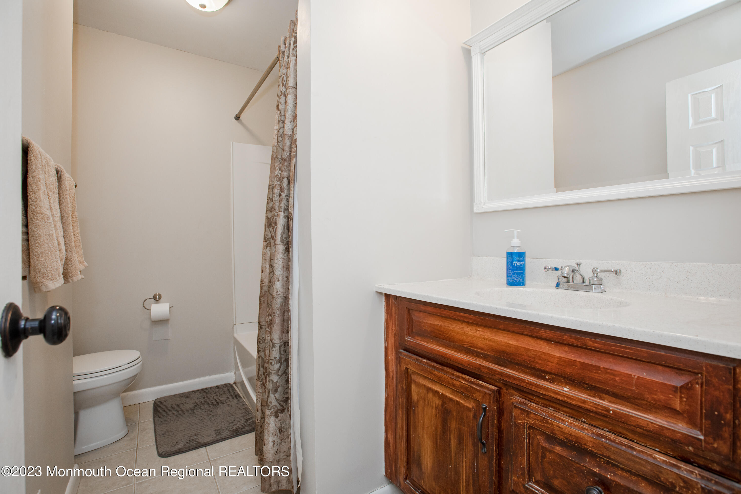 29 Dutch Valley Road Howell, NJ 07731 - Photo 15 of 27 38