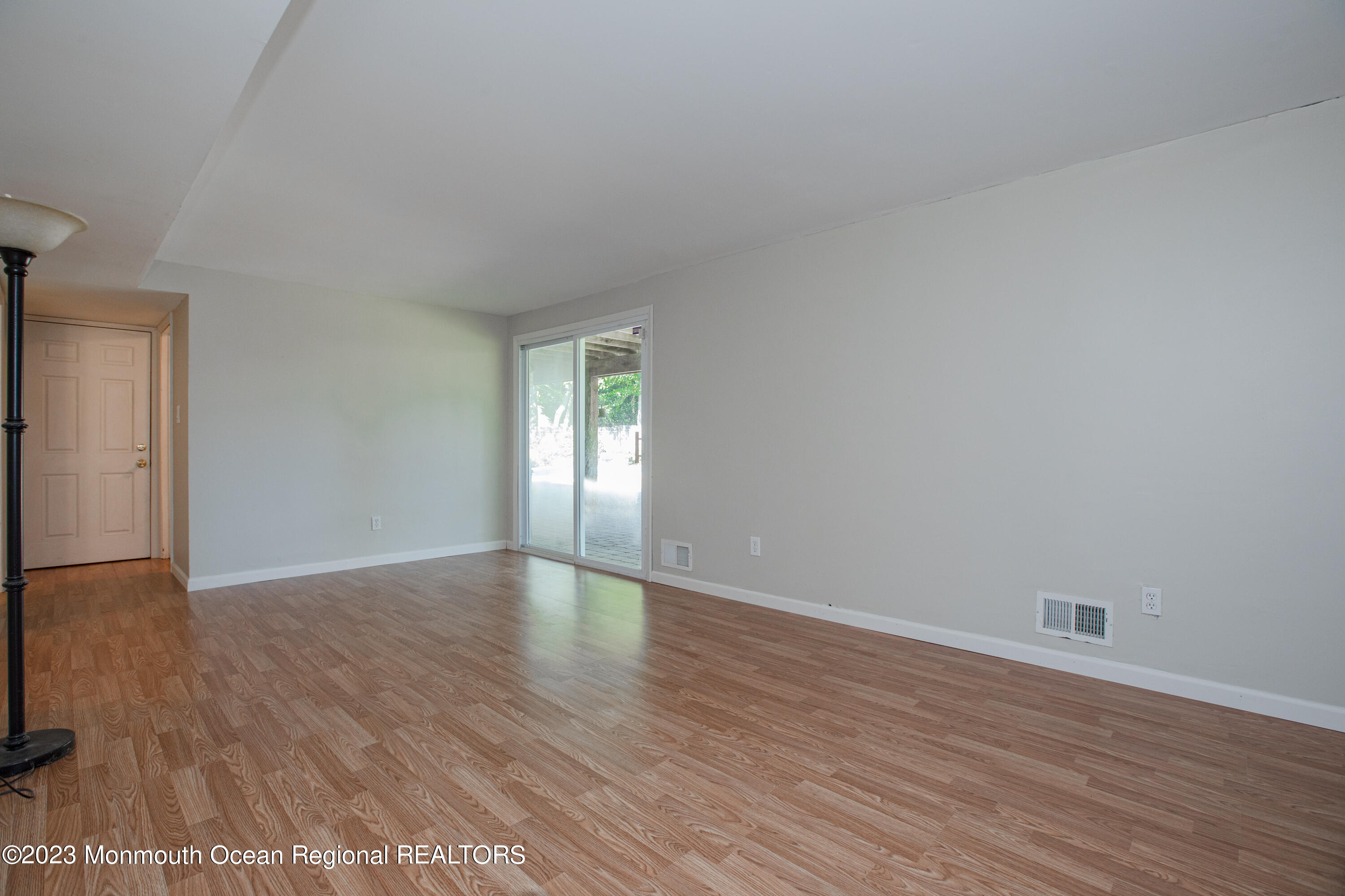 29 Dutch Valley Road Howell, NJ 07731 - Photo 17 of 27 40