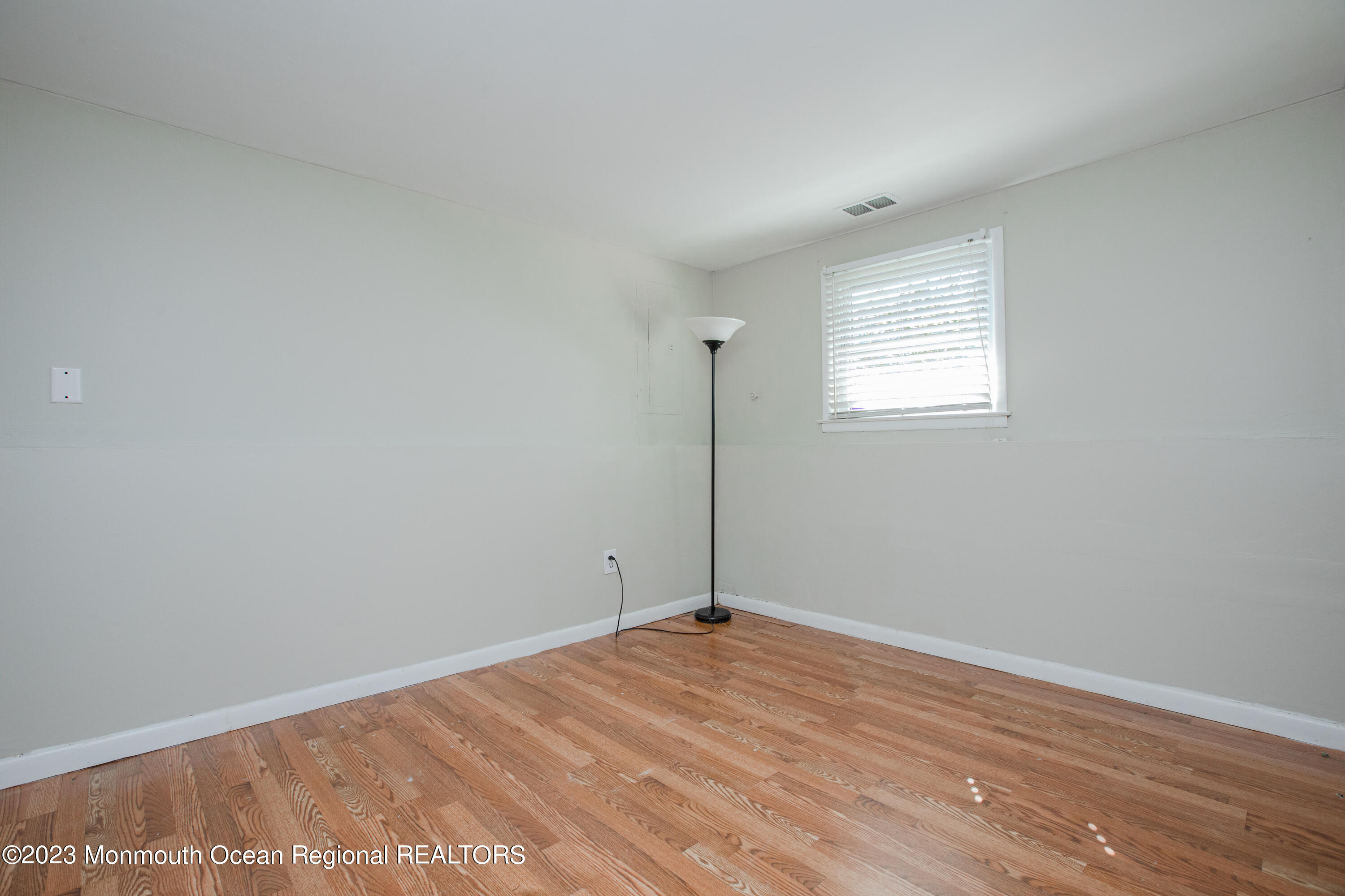 29 Dutch Valley Road Howell, NJ 07731 - Photo 20 of 27 43