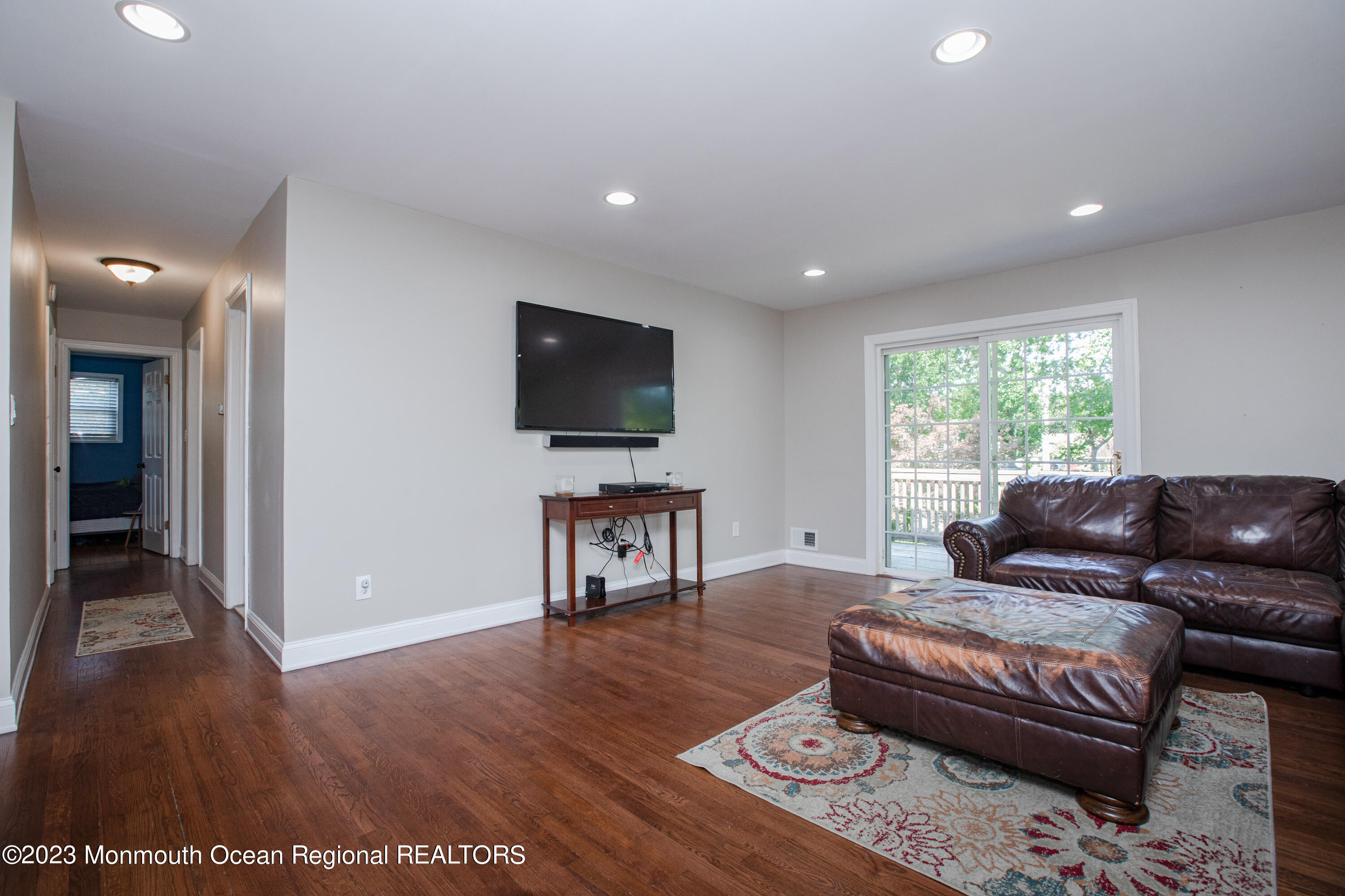 29 Dutch Valley Road Howell, NJ 07731 - Photo 4 of 27 23