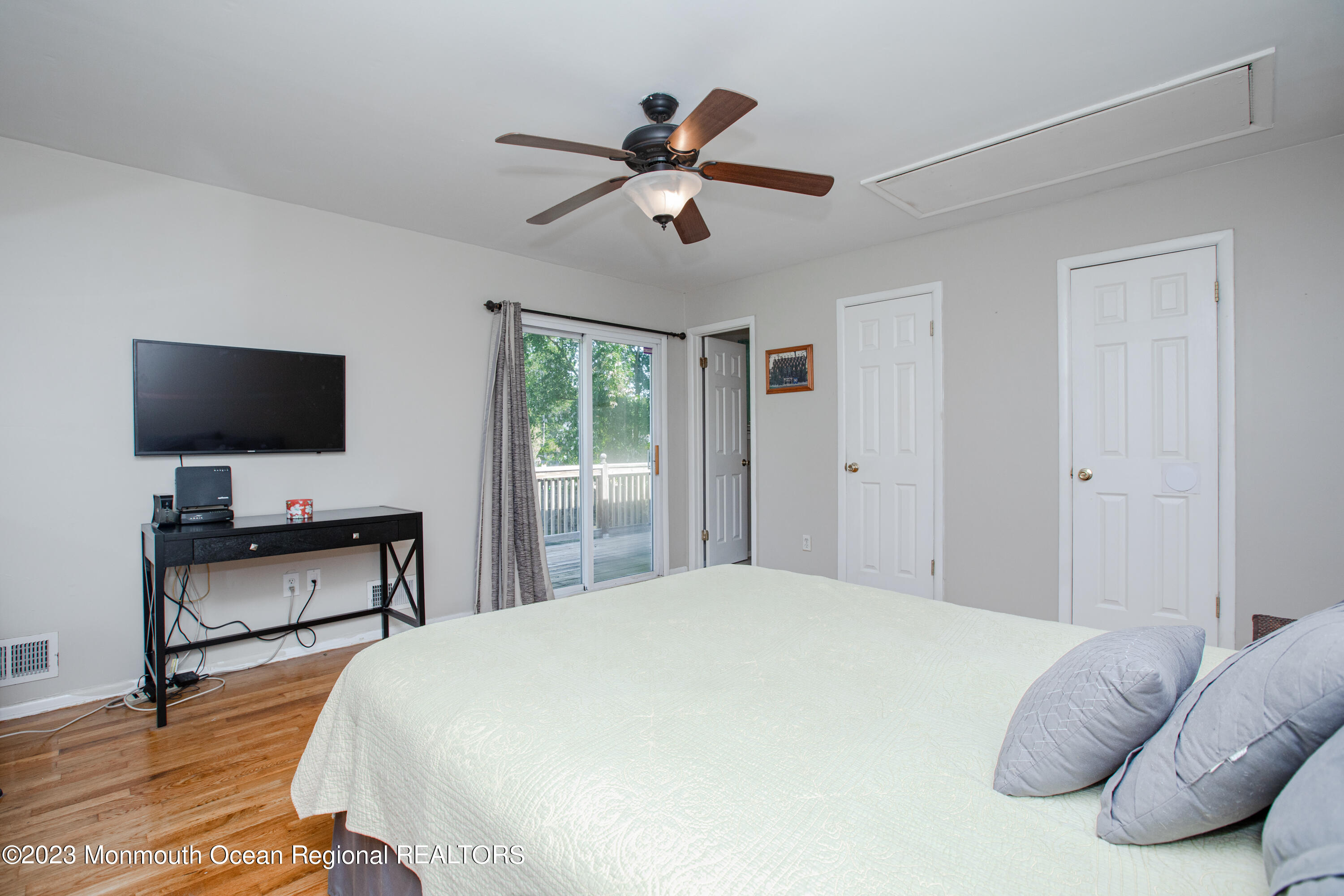 29 Dutch Valley Road Howell, NJ 07731 - Photo 10 of 27 32