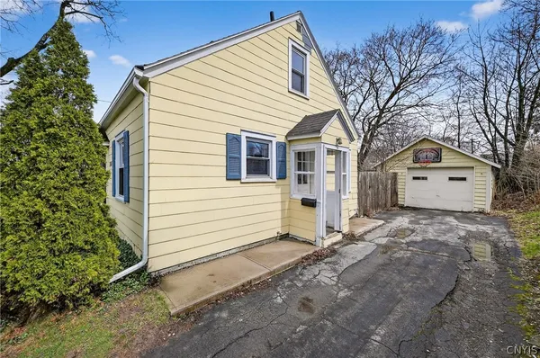 $179,000 | 310 Russell Avenue, Salina, NY 13088