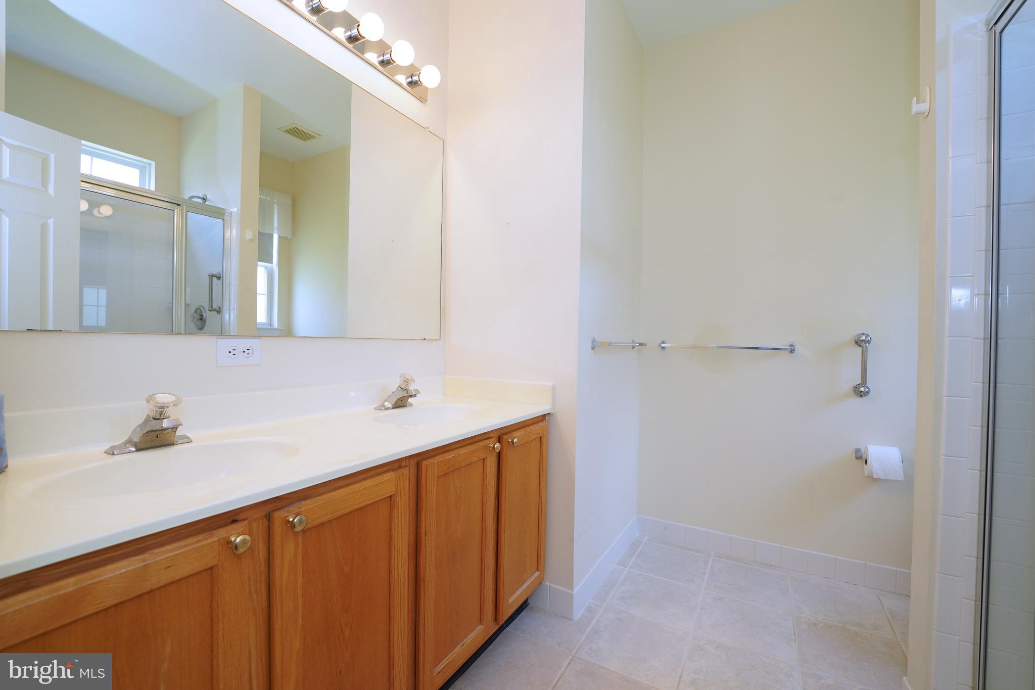 3 Stanford Road East Pennington, NJ 08534 - Photo 4 of 18 Gallery Image 4