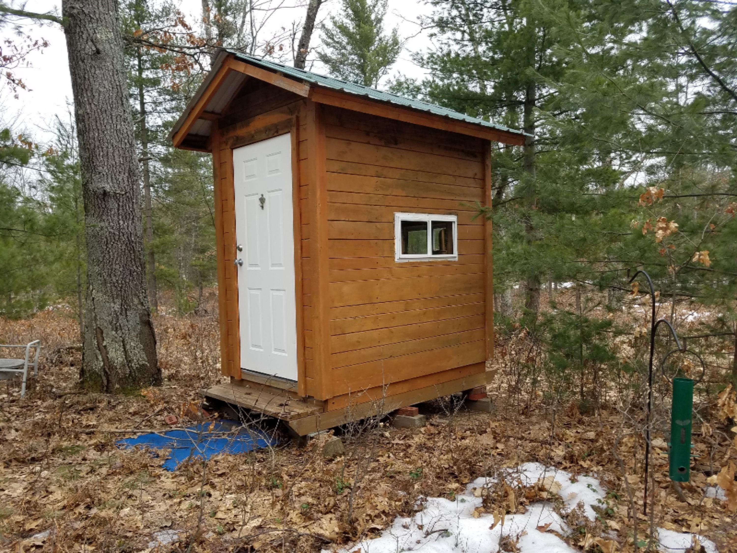 Guenthardt Road Manistee, MI 49660 - Photo 4 of 15 Hunting blind