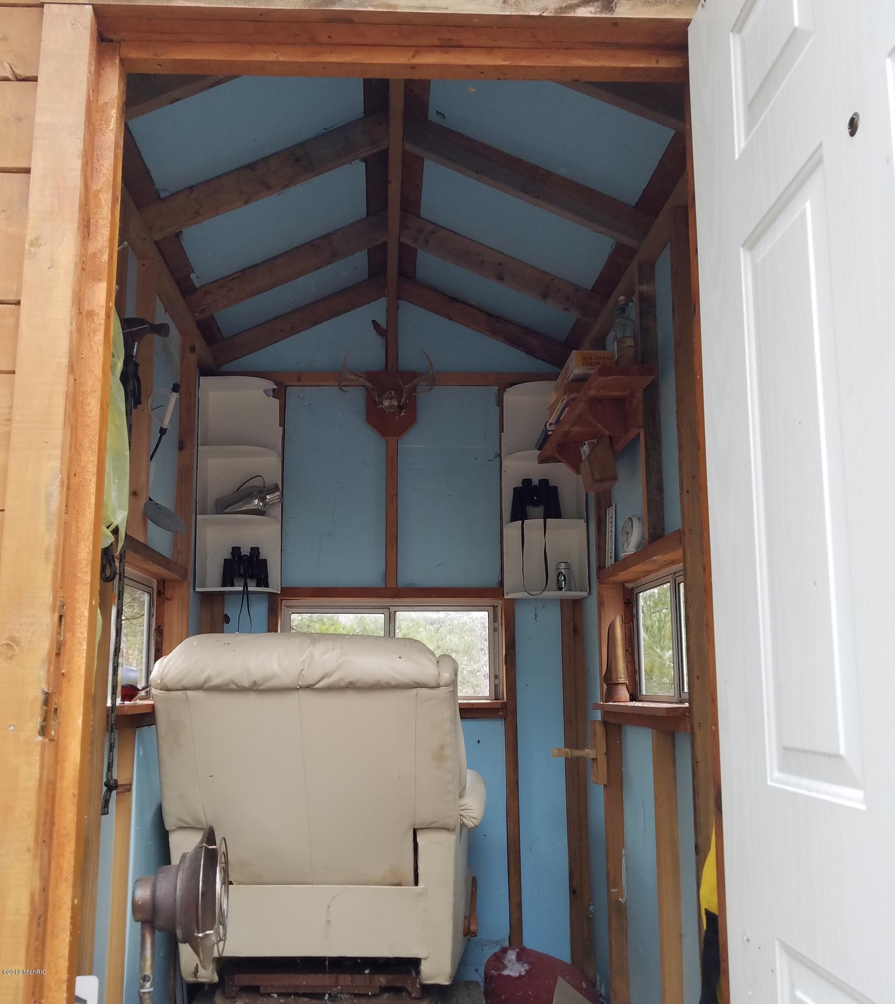Guenthardt Road Manistee, MI 49660 - Photo 5 of 15 Inside the blind