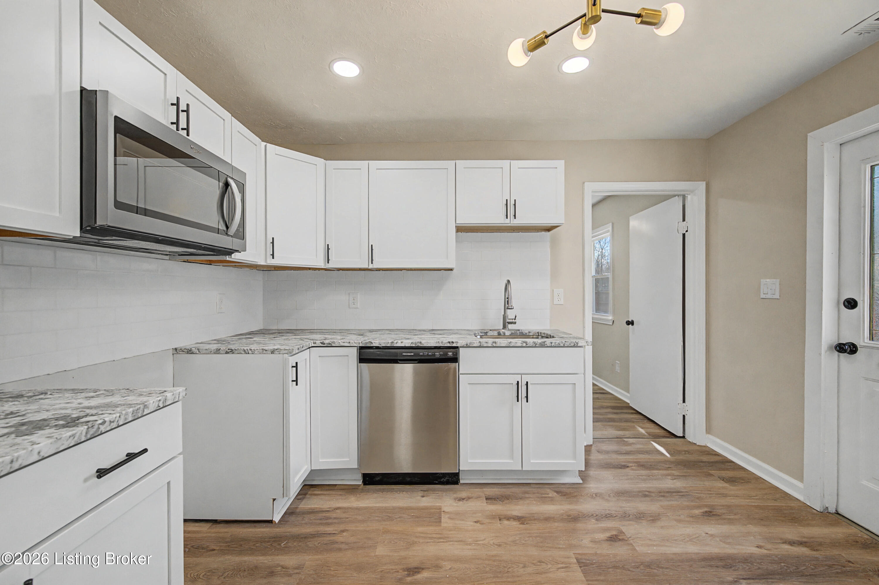 711 Shaffer Road Fairdale, KY 40118 - Photo 10 of 29 Kitchen