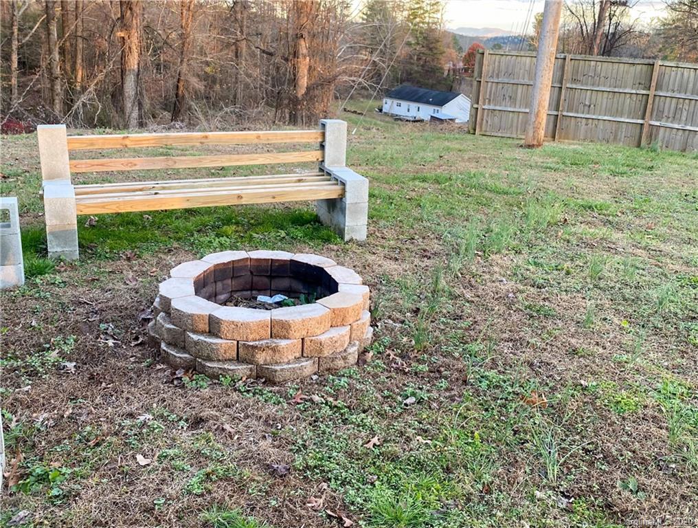 20 Bartlett Road Marion, NC 28752 - Photo 4 of 19 Gallery Image 4