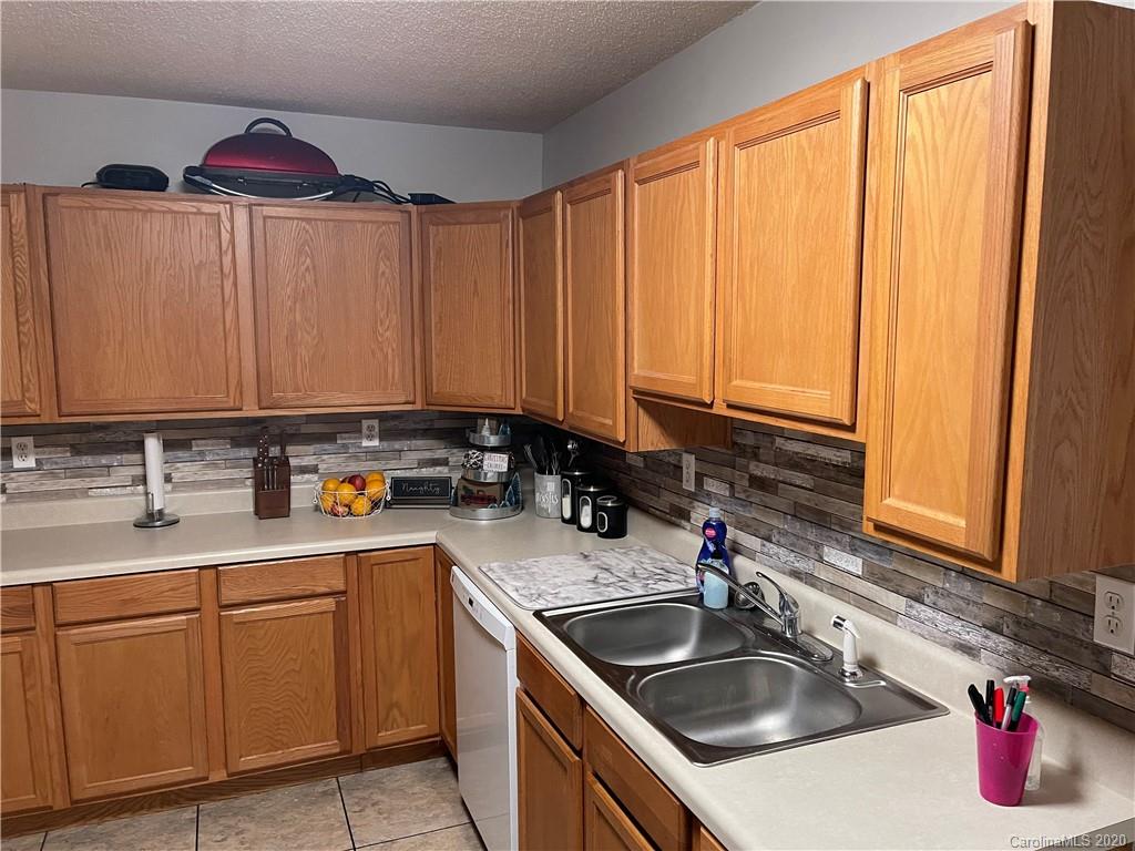 20 Bartlett Road Marion, NC 28752 - Photo 6 of 19 Gallery Image 6
