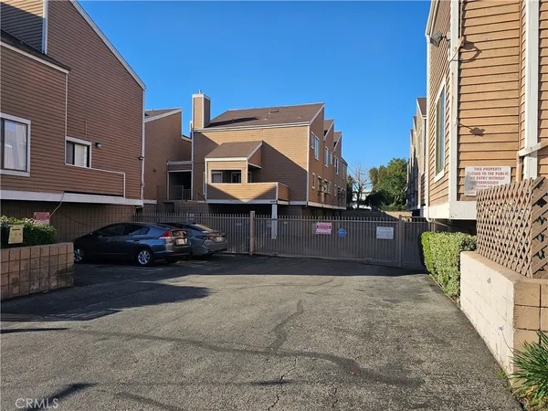 $2,950 | 15125 Nordhoff Street, North Hills, CA 91343