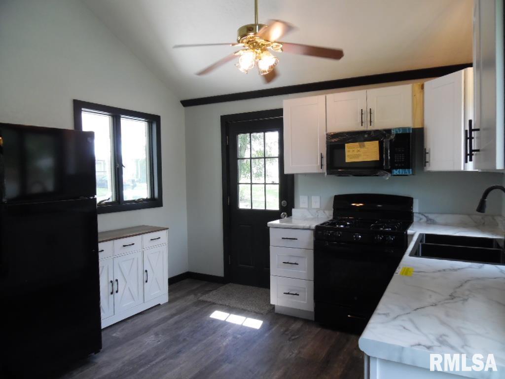 18881 13th Street Fulton, IL 61252 - Photo 3 of 14