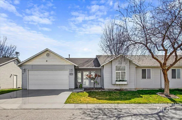 $399,900 | 8133 West Penny Lane, Garden City, ID 83714