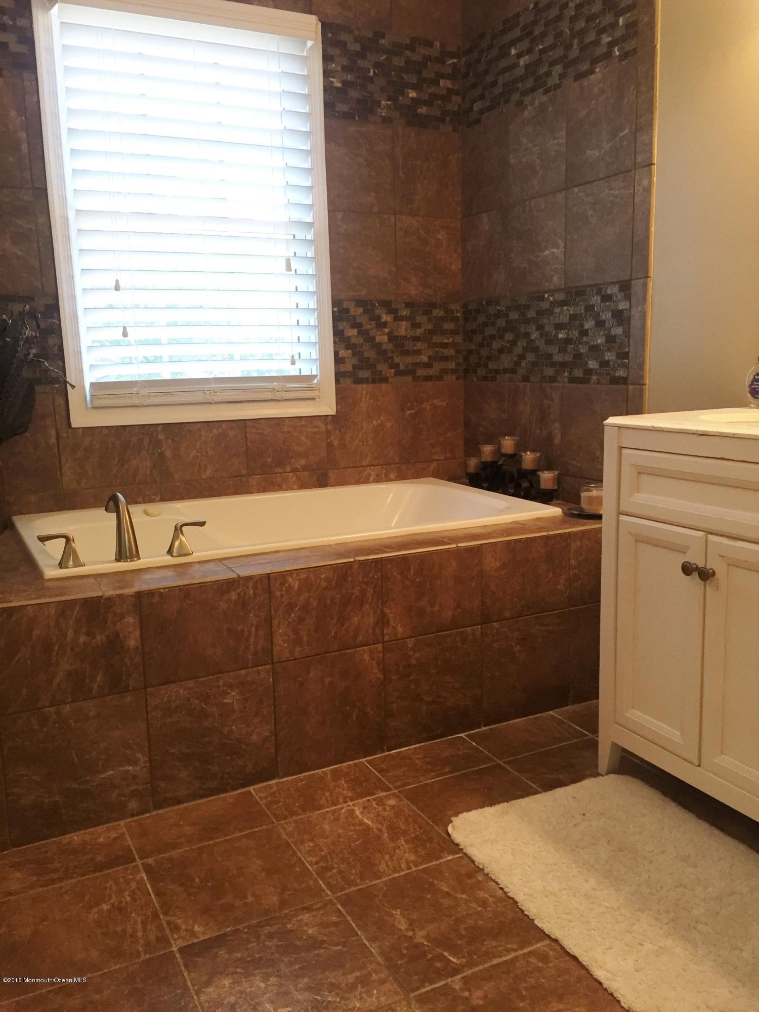 157 Docare Road Jackson, NJ 08527 - Photo 16 of 41 120