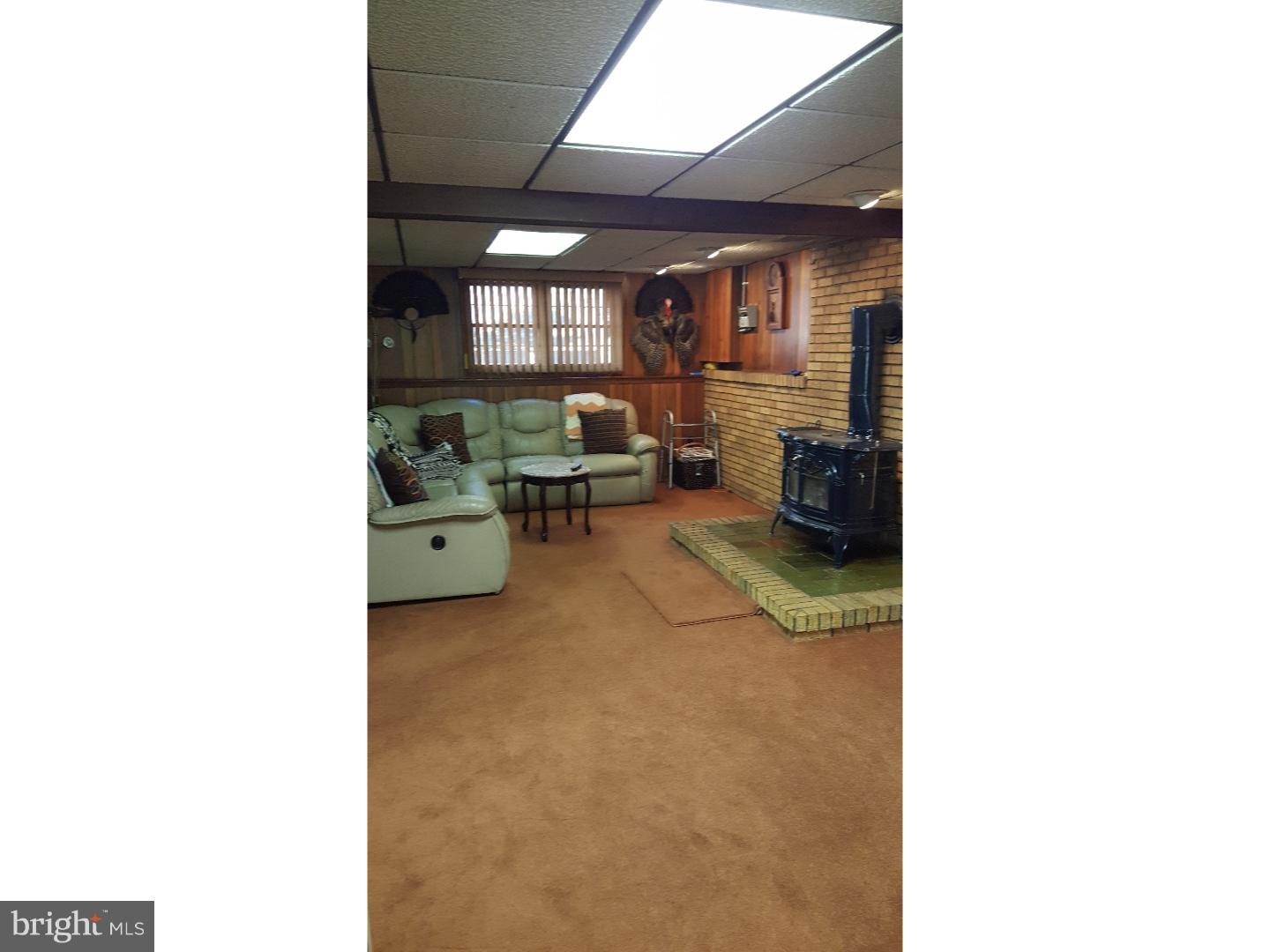 1199 Payne Road Green Lane, PA 18054 - Photo 7 of 24 Family Room