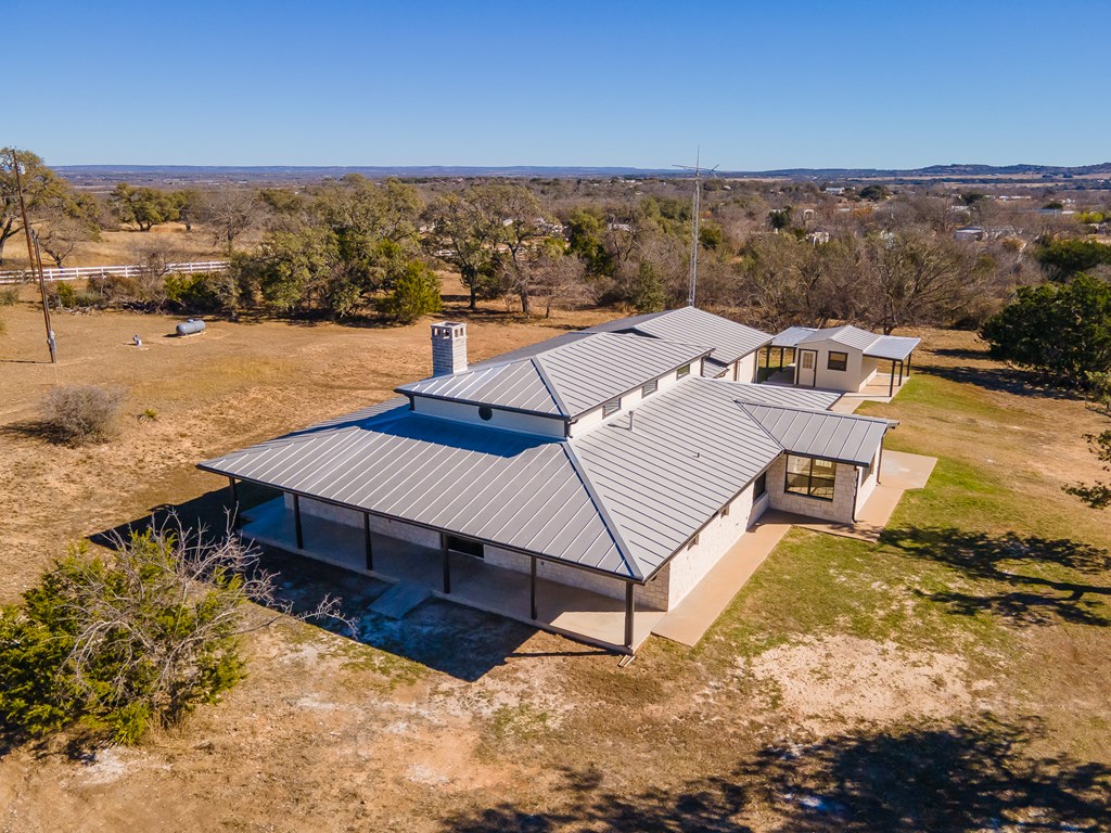622 Paradise Ranch Road Fredericksburg, TX 78624 - Photo 3 of 90 a view of a terrace with a ocean view