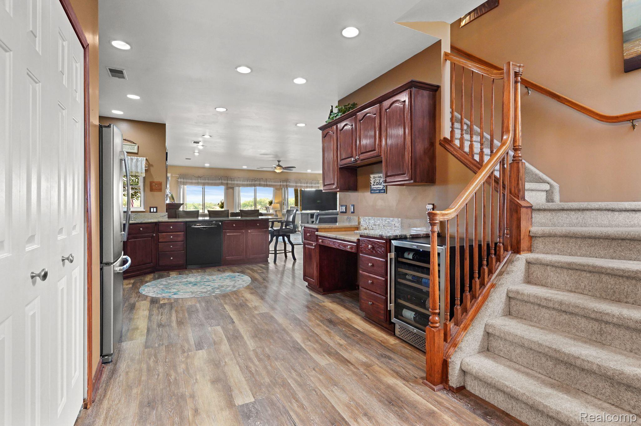 6724 Hatchery Road Waterford, MI 48329 - Photo 7 of 45 Gallery Image 7
