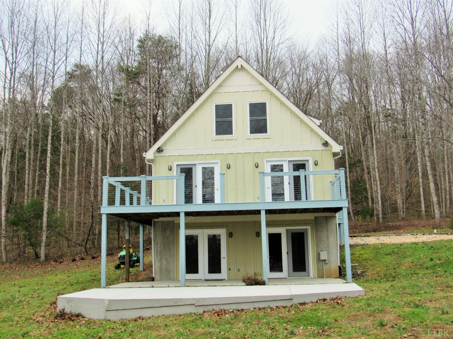 1695 Stapleton Road Madison Heights, VA 24572 - Photo 2 of 25 a front view of a house with garden
