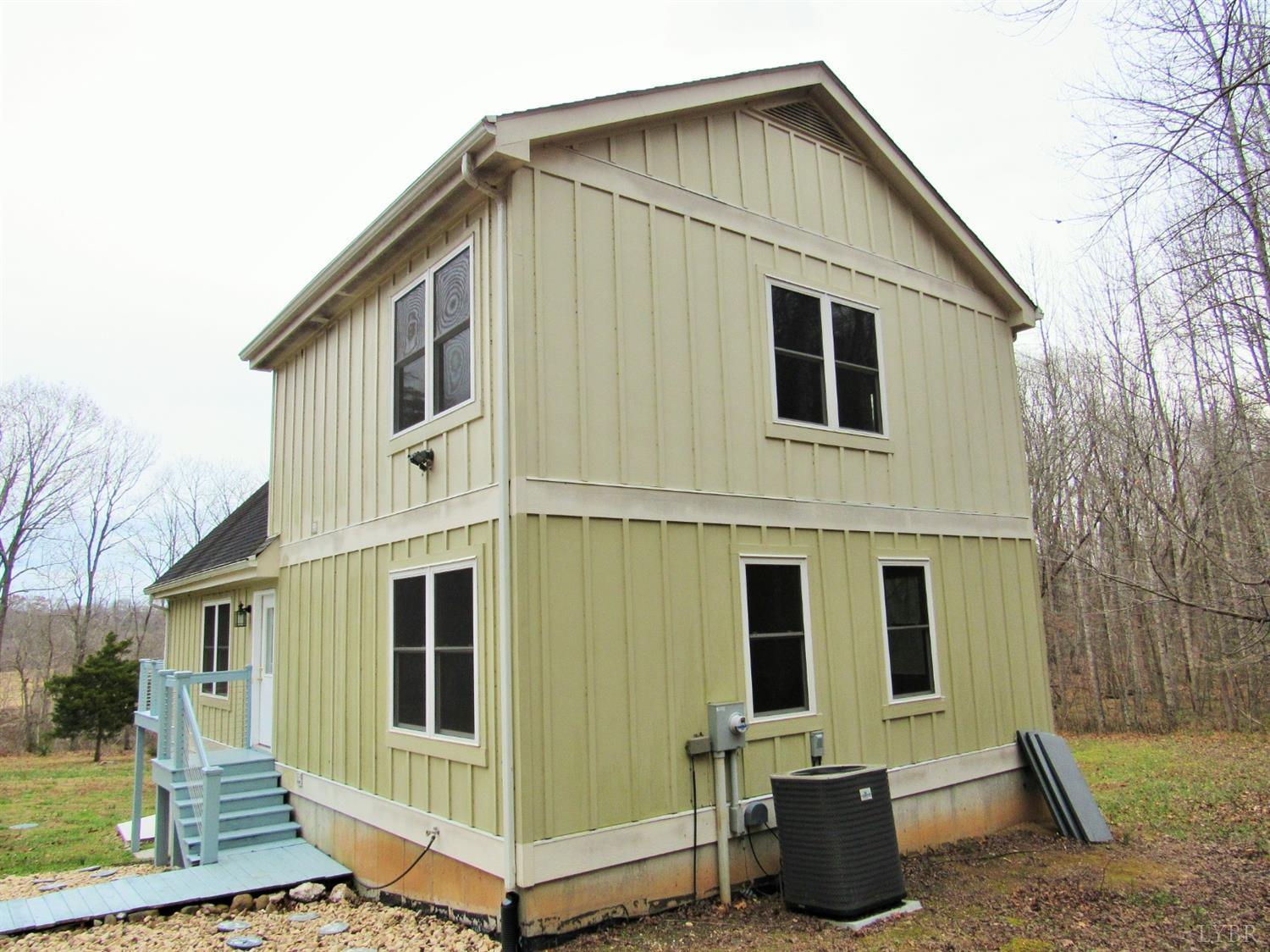 1695 Stapleton Road Madison Heights, VA 24572 - Photo 4 of 25 a view of a house with a yard