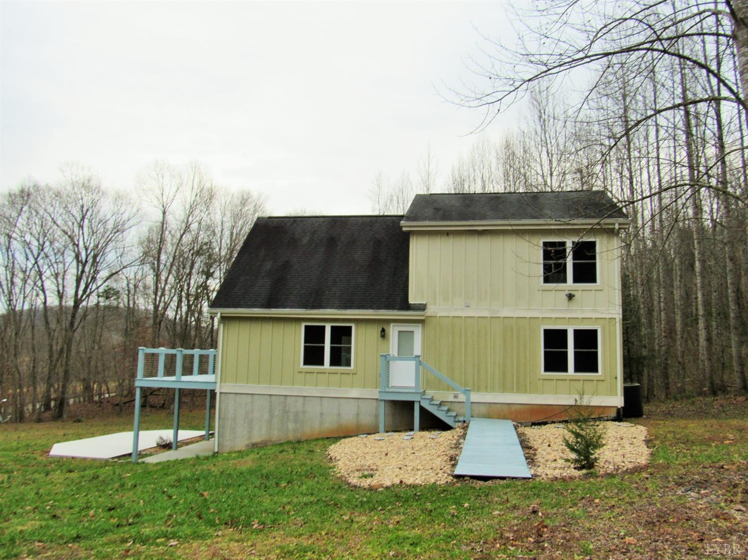 1695 Stapleton Road Madison Heights, VA 24572 - Photo 5 of 25 a front view of a house with a yard