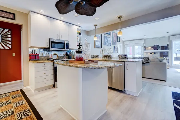 $344,900 | 10 Bay Park, Penfield, NY 14580