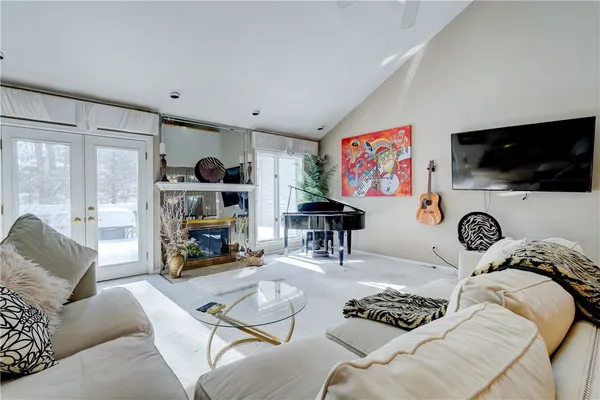 $344,900 | 10 Bay Park, Penfield, NY 14580