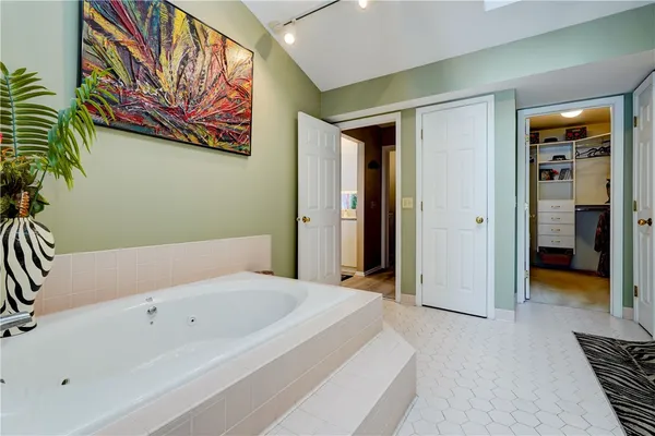 $344,900 | 10 Bay Park, Penfield, NY 14580